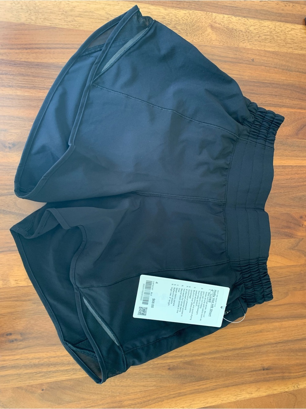 Lululemon Hotty hot high rise lined shorts 4’’